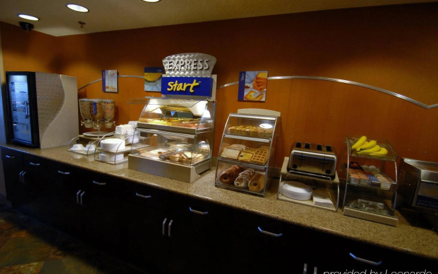Holiday Inn Express & Suites Denver SW-Littleton by IHG