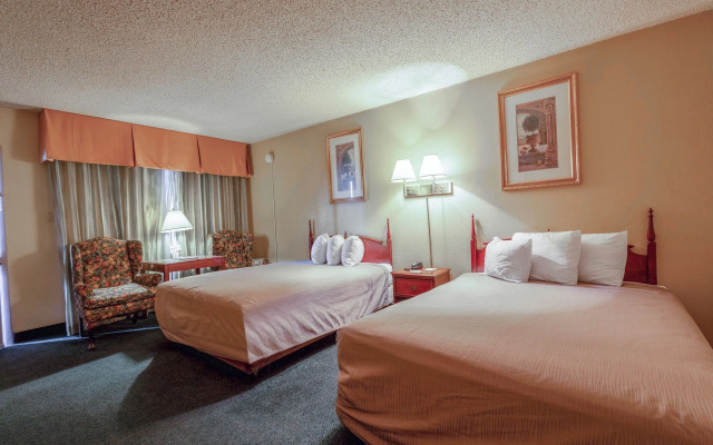 Royal Holiday Motel By Belvilla Gallup I-40