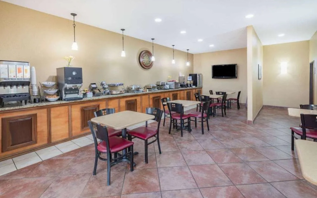 Best Western Park Heights Inn & Suites