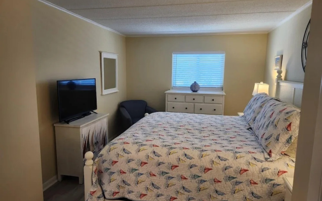 Thunder Island 114c 2 Bedroom Condo by RedAwning