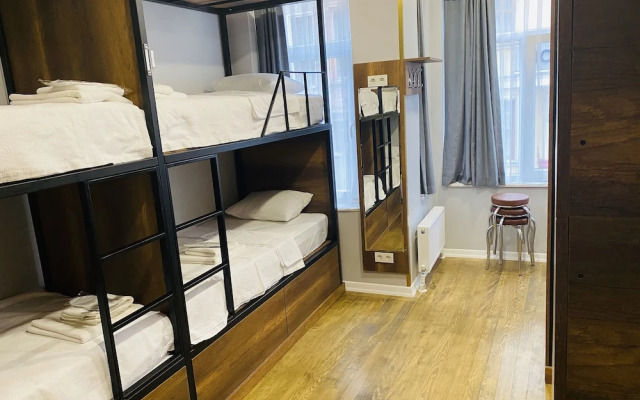 Moonlight Hotel & Hostel