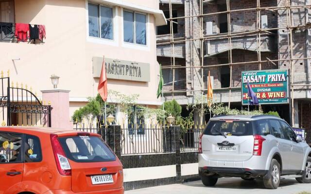 OYO 23704 Hotel Basant Priya