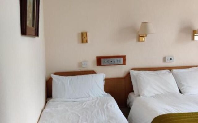 Inglewood Palm Hotel