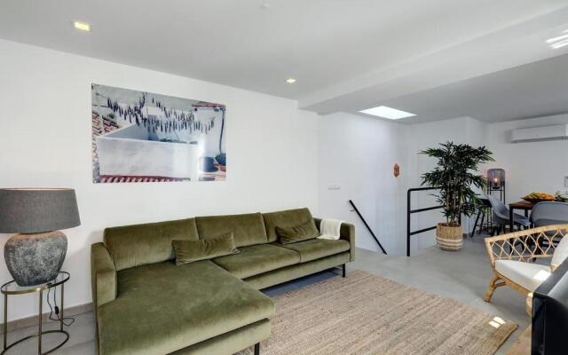 Renovated townhouse San Roque 91