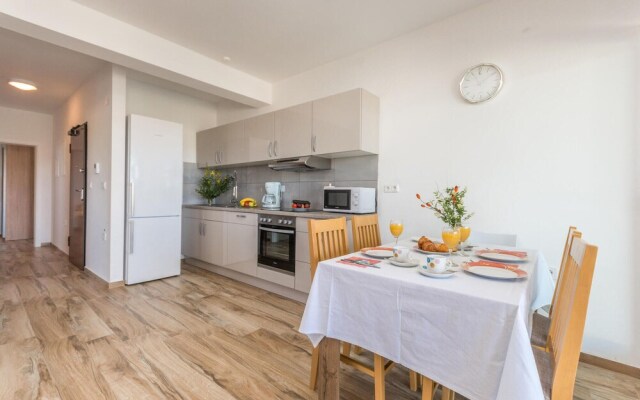 Awesome Apartment in Turanj With Wifi and 2 Bedrooms