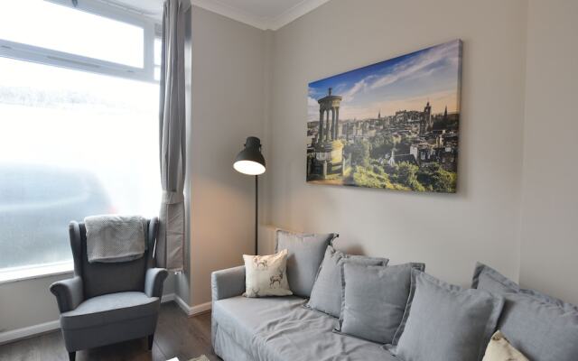 First Pleasance Luxury Apartment