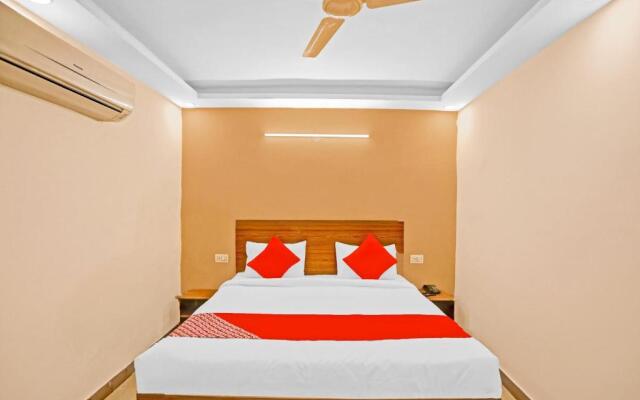 OYO 85984 Hotel Happy Spring