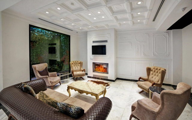 White Monarch Hotel