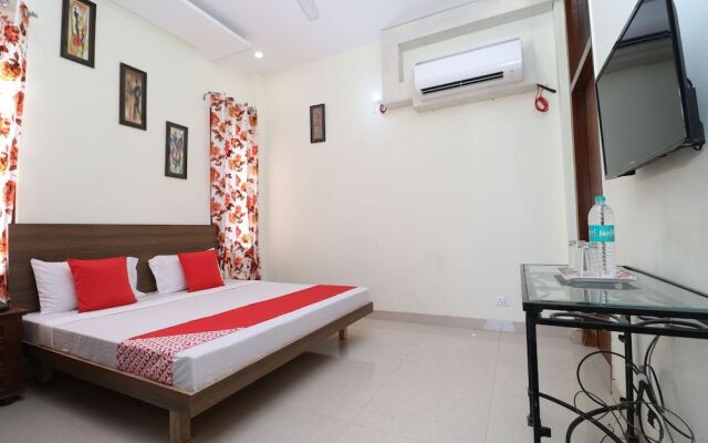 Oyo 24025 Sharan Square