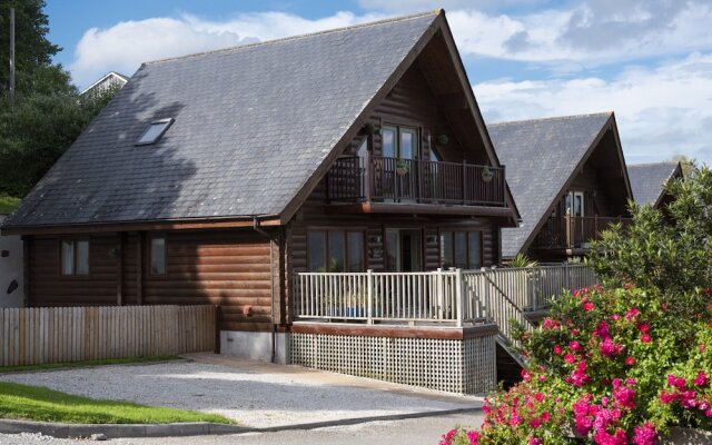 Cozy Holiday Home in Little Petherick Near Beaches