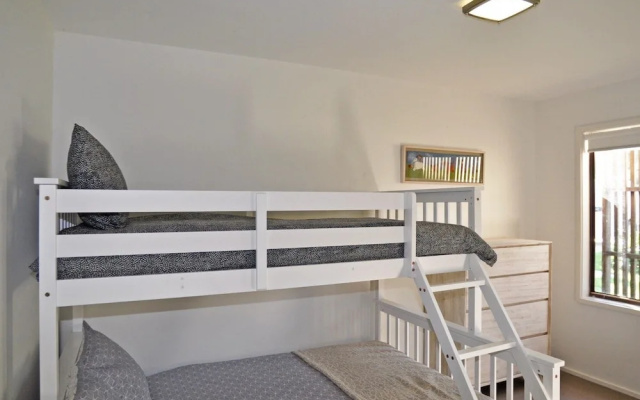 52 On Bayview - Pet Friendly (Outside Only)