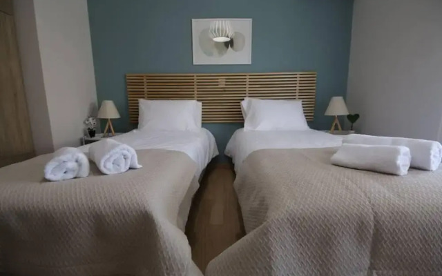 Penthouse lux Flat With 2 bd Next to Larissis