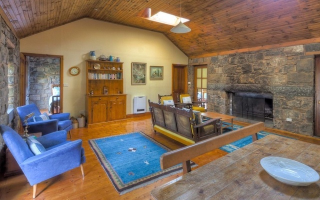 Breakfast Creek Cottage - Central bluestone cottage – Guest Rooms – Port Fairy