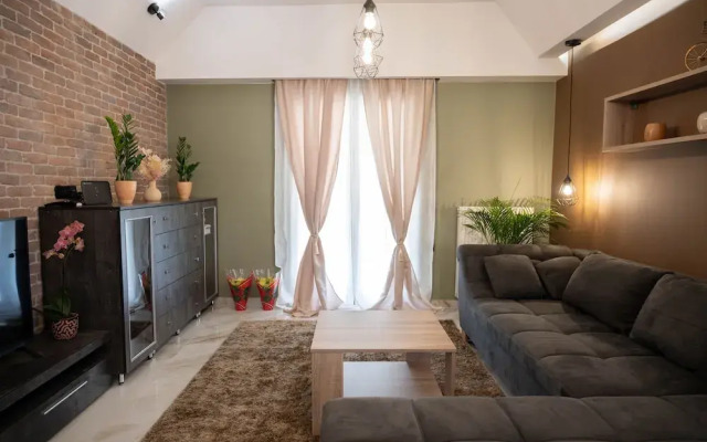 Aurora Breeze Trikala Town