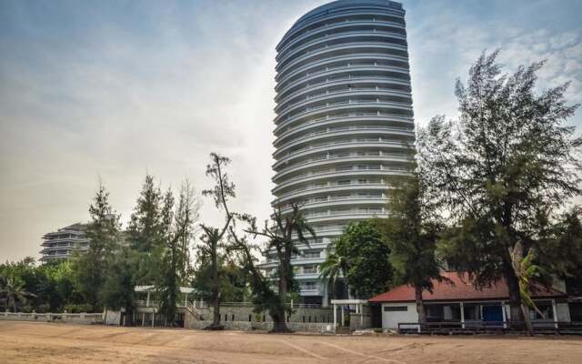 Sandy Beach Condo 17D