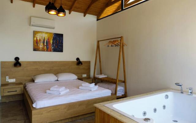Marvelous Villa with Jacuzzi and Pool in Kalkan