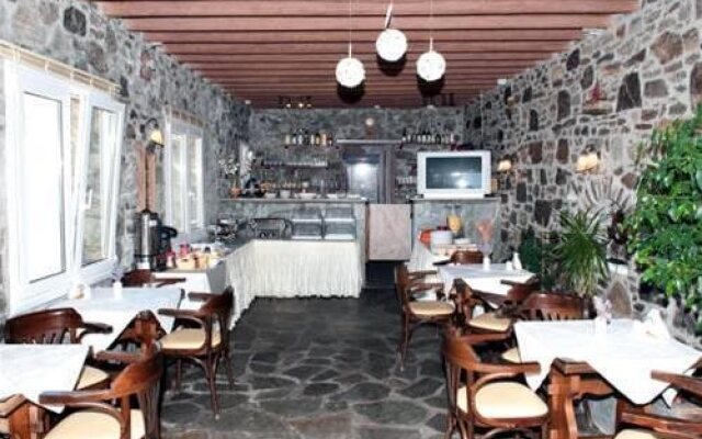 Vana Holidays