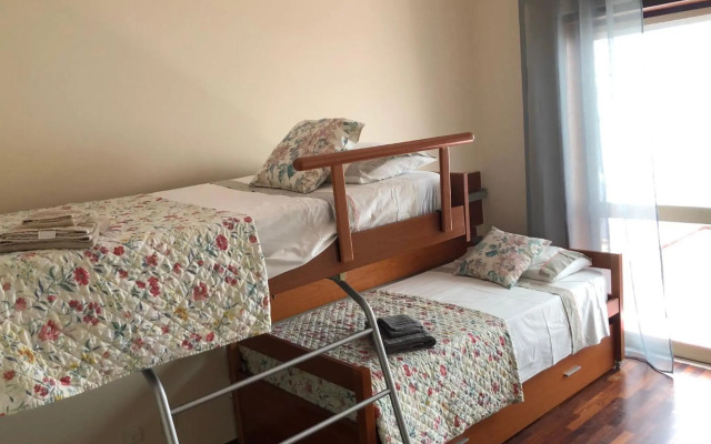 Castelo do Relógio by Férias em Figueira