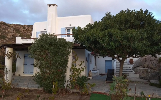 Poseidon Hotel (JNX)