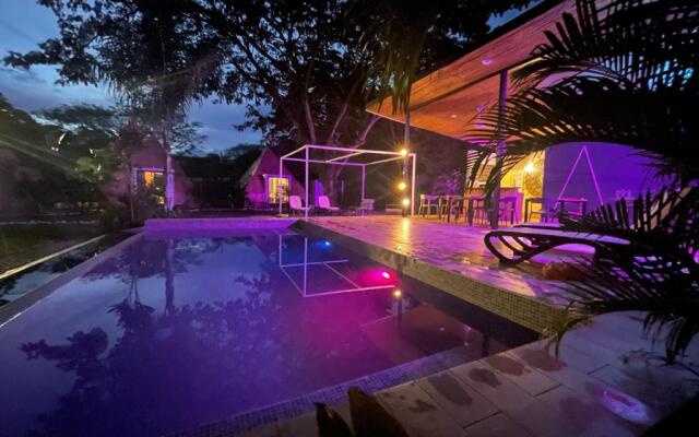 Pyramid Lodge Tamarindo