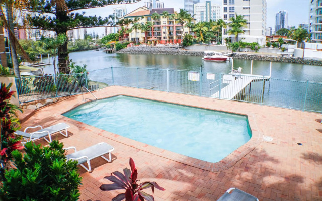 Surfers Riverside Apartments