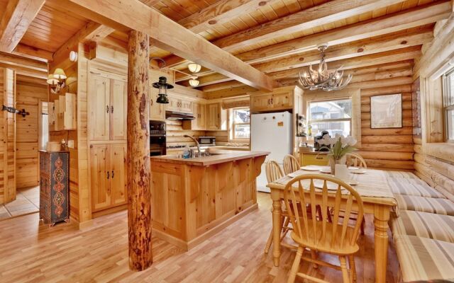 Binky's Mountain Hideaway #2455