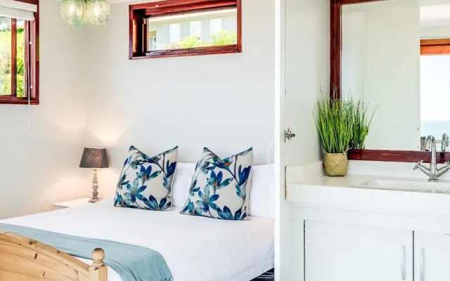 Alluring Seaside Retreat w Pool Stella di Mare