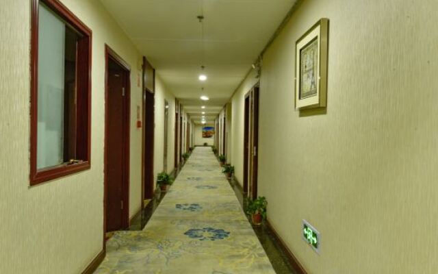 Binhe International Hotel (Dunhuang Night Market)