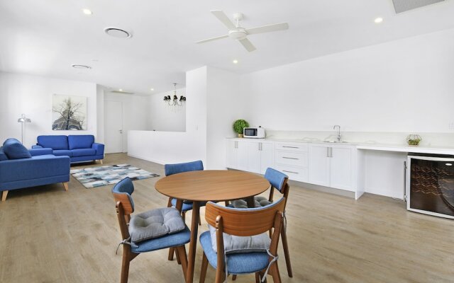 Gold Coast Private Villas - Waterfront Villas