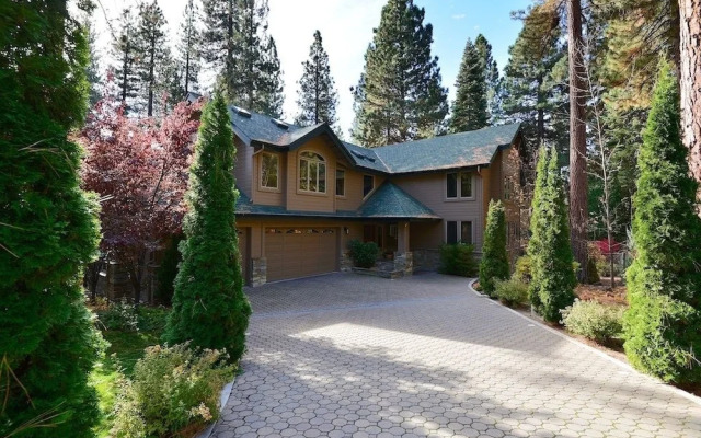 Luxurious Incline Village Spot 5 Br home by RedAwning