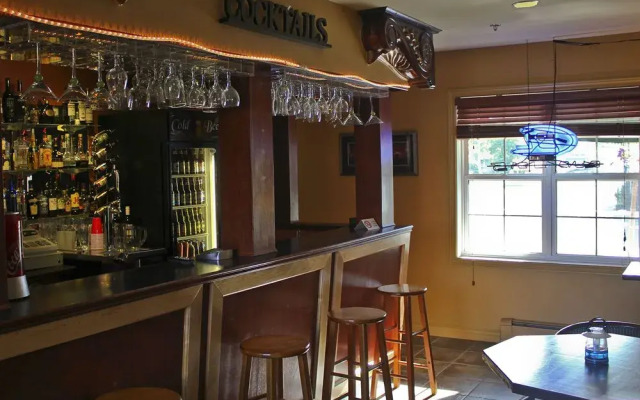 Midtown Motel & Suites