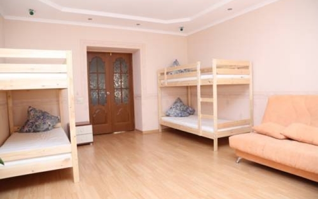 Spacious Apartment on Chernyshova