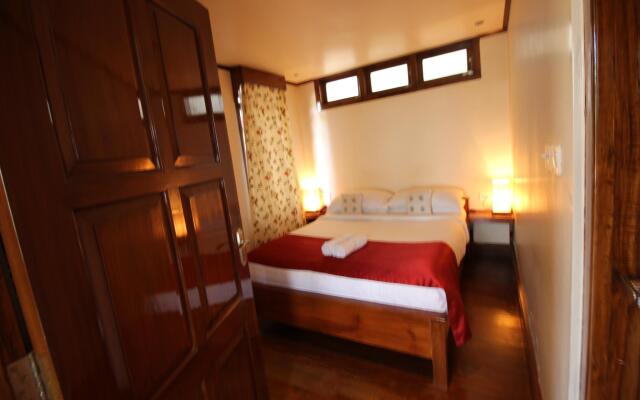 Cafe Shillong Bed and Breakfast