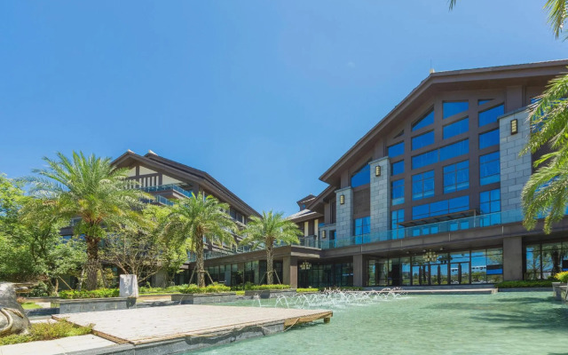 Lake International Hotel