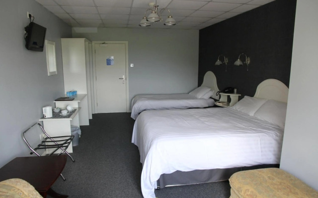 5 Corners Guest Inn