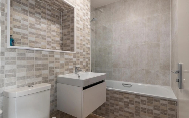 Coedrath Park 36 - Walk to Beach Pet Friendly