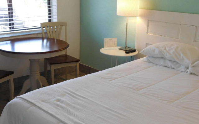 Nokomis Inn and Suites