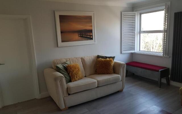Beautiful Parkview Apartment in Seaside Eastbourne