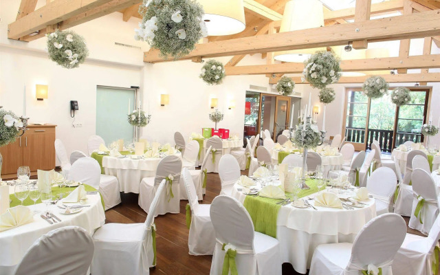 Schloss Prielau Hotel & Restaurants