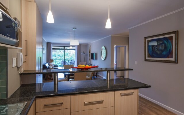 Cape Town City Accommodation - The Island Club