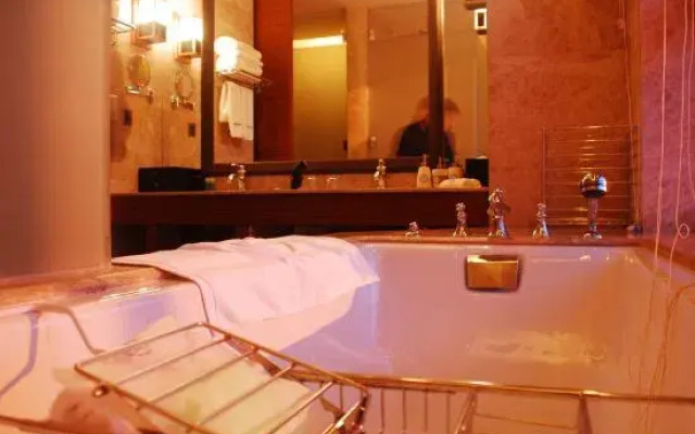 Wanda Ruijing Hannashan Hot Spring Hotel
