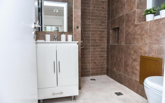 Modern  Apartment at Exarchia 1 bed 2 pers