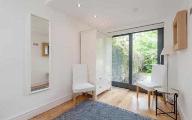 The Lochside House Residence