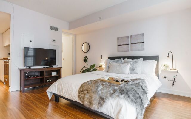 Sarkar Suites - 75 Queens Wharf