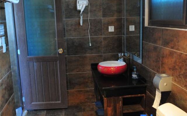 Tengchong Yinghe sightseeing Inn