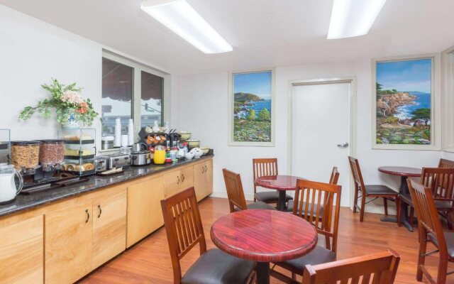 Monarch Valley Inn Marina at Monterey Bay