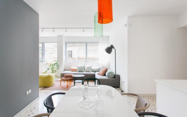 Stylish & perfectly located apartment, (Ermou st)