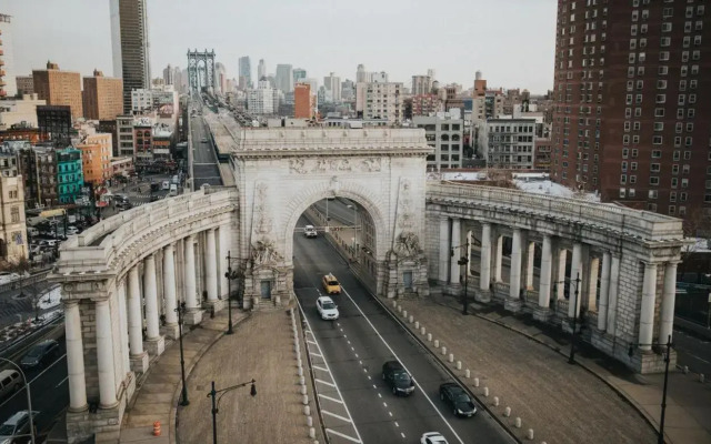 Leon Hotel LES