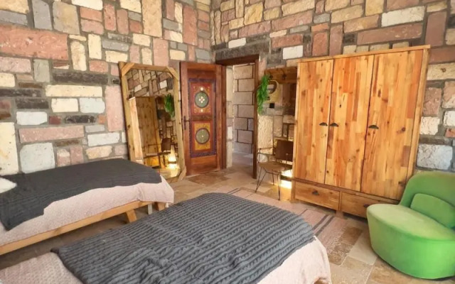 Amazing Stone House With Private Pool in Iznik