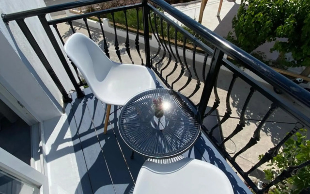 Manios Suites